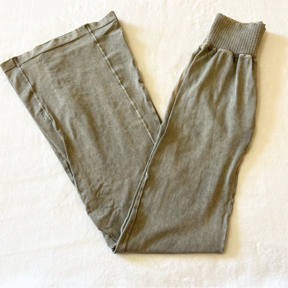 Free People Pants - FLAW Free People Good Karma Flare Leggings